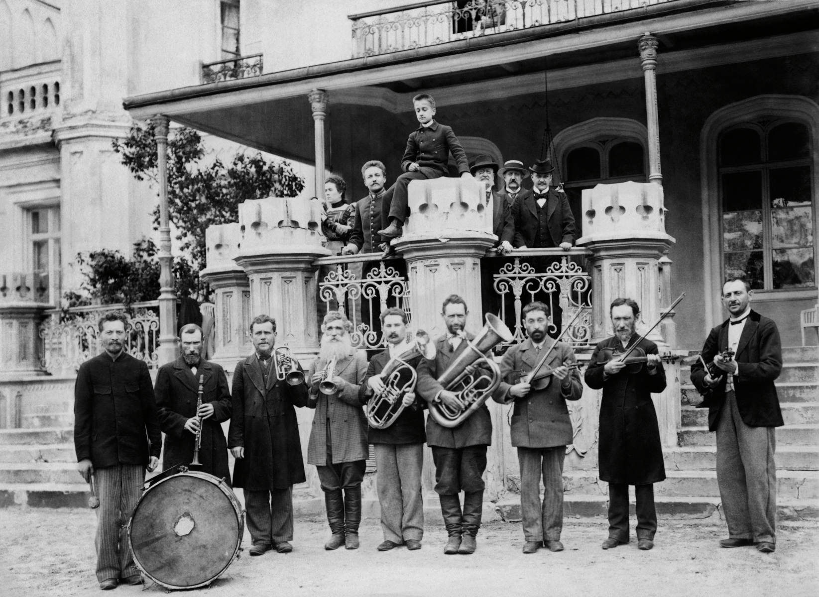 Muzykanci Wiłkomierscy, Pałac w Wojtkuszkach od strony ogrodu, 8 maja 1898. Zbiory Narodowego Muzeum Sztuki im. M. K. Ciurlionisa w Kownie.